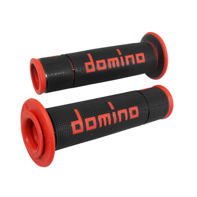 REVETEMENT POIGNEE DOMINO MOTO ON ROAD A450 NOIR-ROUGE OPEN END 120-125mm (PAIRE)